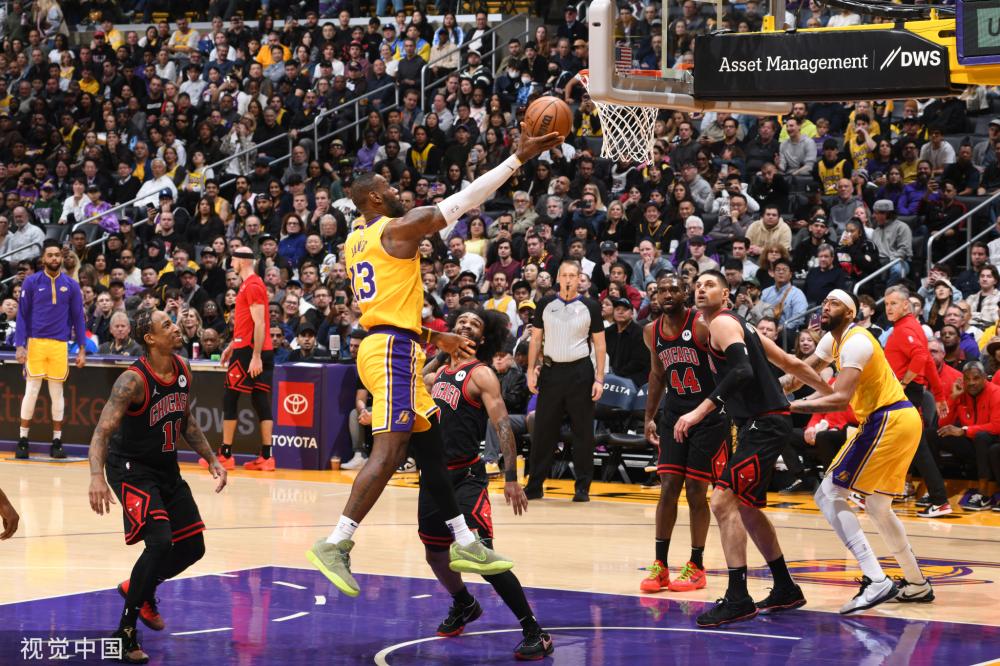 而在这场比 而在这场比