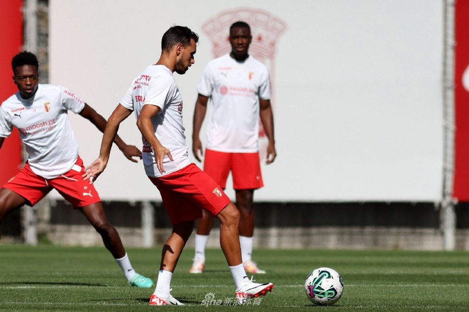 业生涯始于 业生涯始于